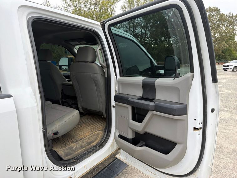 image for item FK5316 2020 Ford F250 Super Duty STX Crew Cab pickup truck