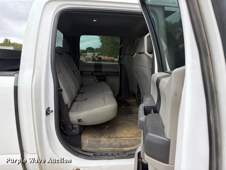 image for item FK5316 2020 Ford F250 Super Duty STX Crew Cab pickup truck