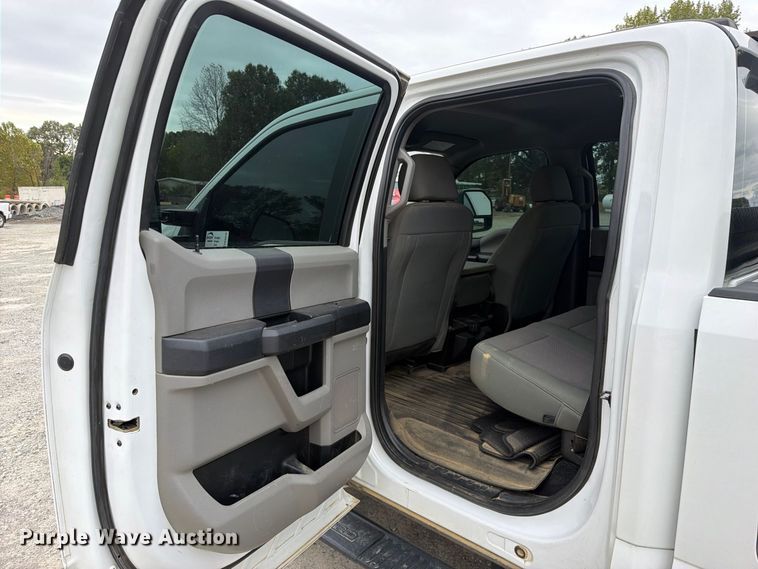 image for item FK5316 2020 Ford F250 Super Duty STX Crew Cab pickup truck