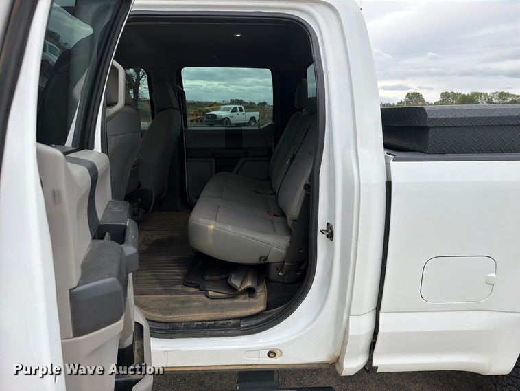 image for item FK5316 2020 Ford F250 Super Duty STX Crew Cab pickup truck