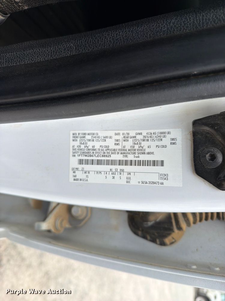 image for item FK5316 2020 Ford F250 Super Duty STX Crew Cab pickup truck