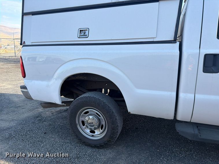 image for item FM4502 2012 Ford F350 Super Duty Crew Cab pickup truck