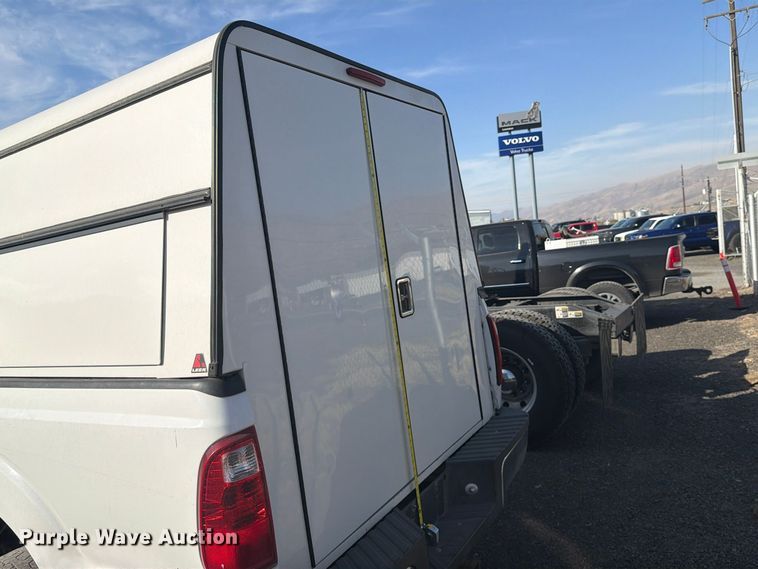 image for item FM4502 2012 Ford F350 Super Duty Crew Cab pickup truck