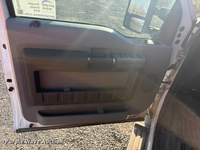 image for item FM4502 2012 Ford F350 Super Duty Crew Cab pickup truck