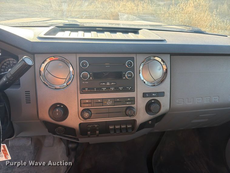 image for item FM4502 2012 Ford F350 Super Duty Crew Cab pickup truck