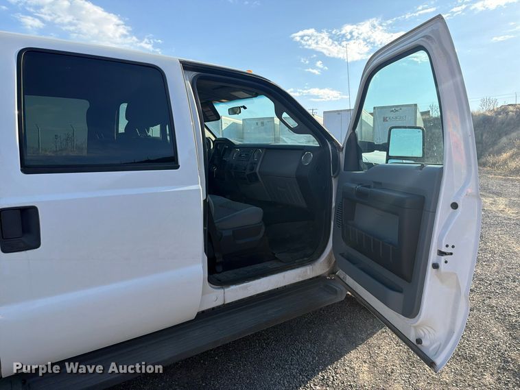 image for item FM4502 2012 Ford F350 Super Duty Crew Cab pickup truck