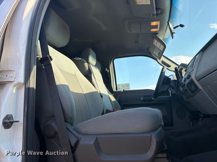 image for item FM4502 2012 Ford F350 Super Duty Crew Cab pickup truck
