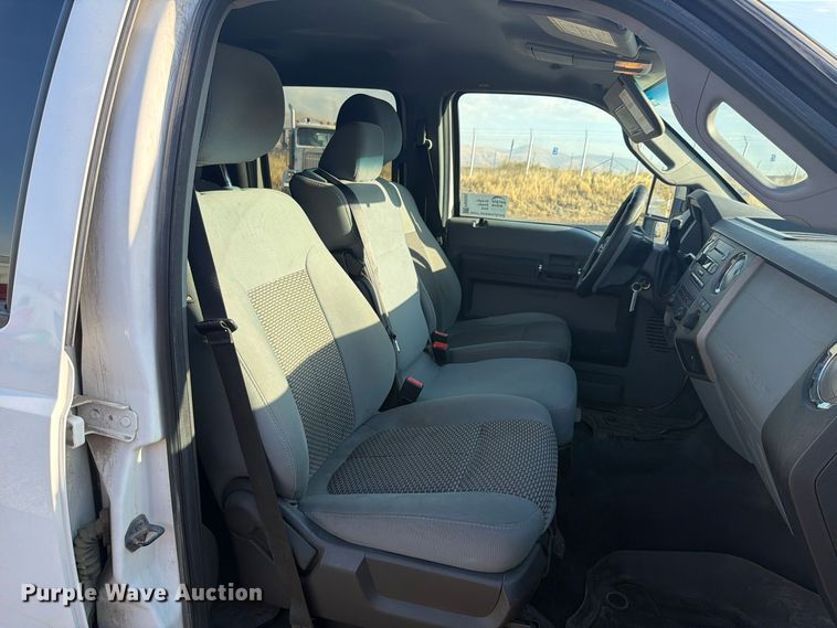 image for item FM4502 2012 Ford F350 Super Duty Crew Cab pickup truck