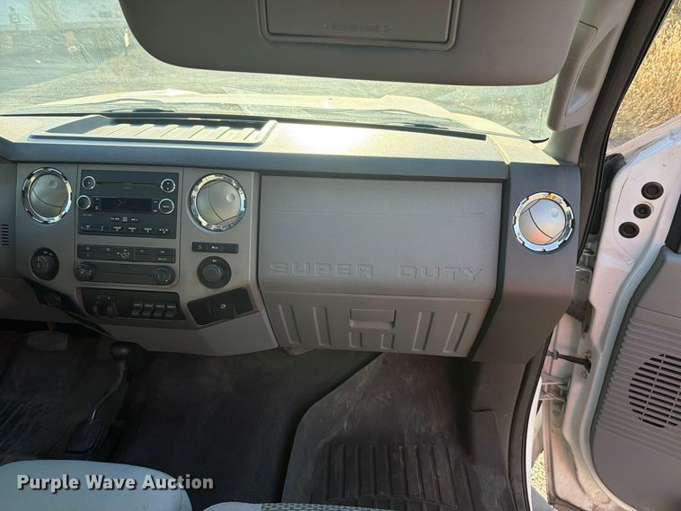image for item FM4502 2012 Ford F350 Super Duty Crew Cab pickup truck