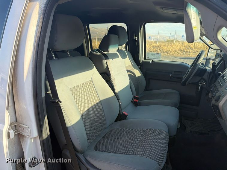 image for item FM4502 2012 Ford F350 Super Duty Crew Cab pickup truck