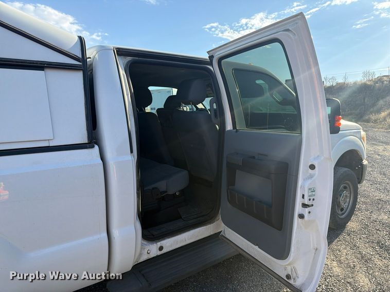 image for item FM4502 2012 Ford F350 Super Duty Crew Cab pickup truck