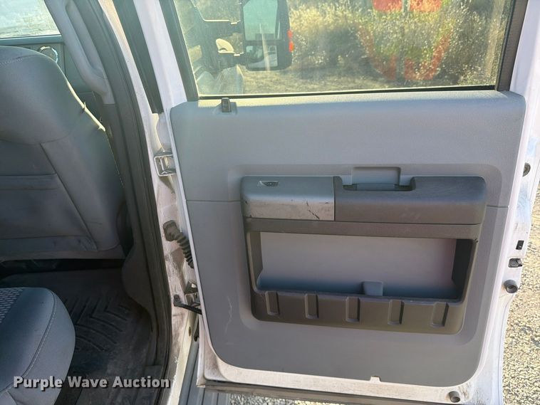 image for item FM4502 2012 Ford F350 Super Duty Crew Cab pickup truck