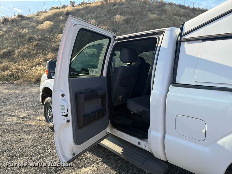 image for item FM4502 2012 Ford F350 Super Duty Crew Cab pickup truck