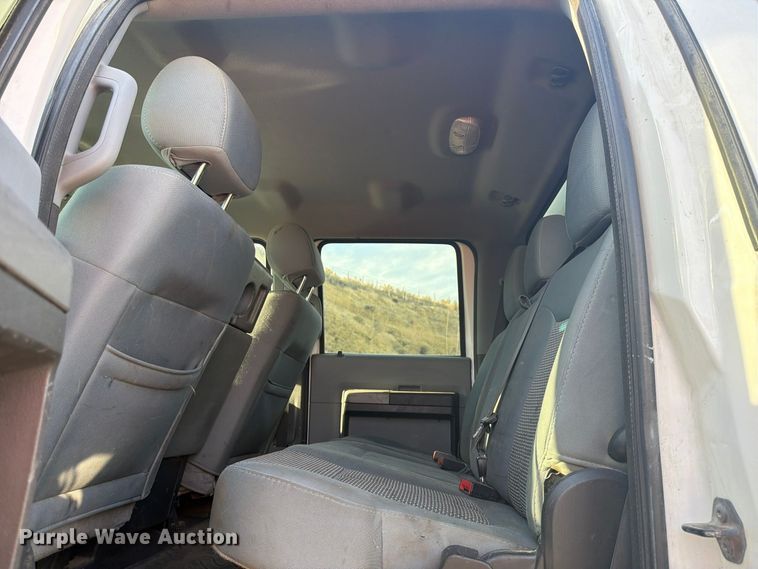 image for item FM4502 2012 Ford F350 Super Duty Crew Cab pickup truck