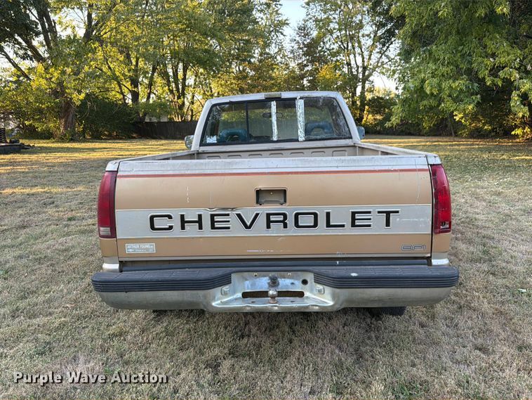 image for item FM6536 1989 Chevrolet C1500 pickup truck