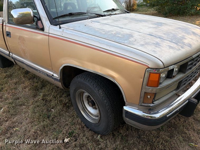 image for item FM6536 1989 Chevrolet C1500 pickup truck