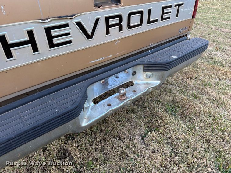 image for item FM6536 1989 Chevrolet C1500 pickup truck