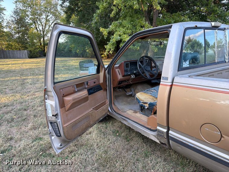image for item FM6536 1989 Chevrolet C1500 pickup truck