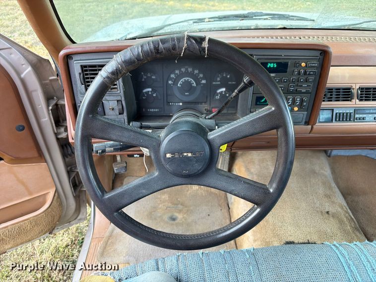 image for item FM6536 1989 Chevrolet C1500 pickup truck