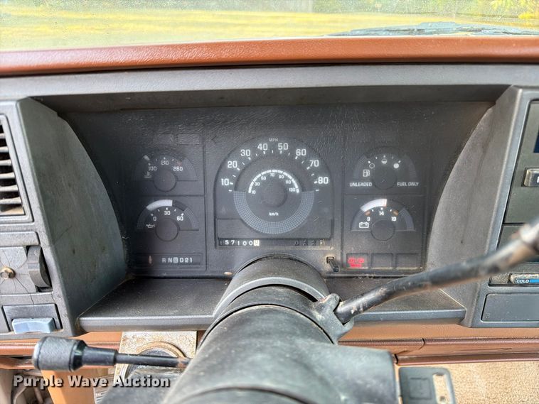 image for item FM6536 1989 Chevrolet C1500 pickup truck