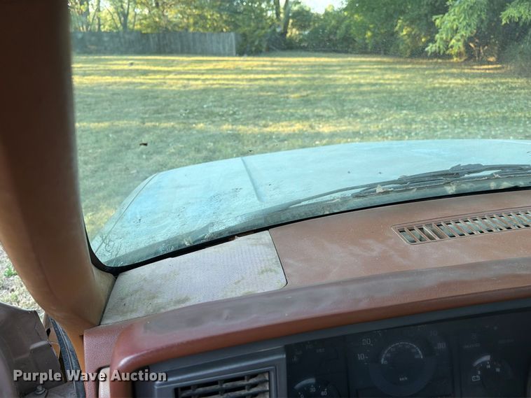 image for item FM6536 1989 Chevrolet C1500 pickup truck