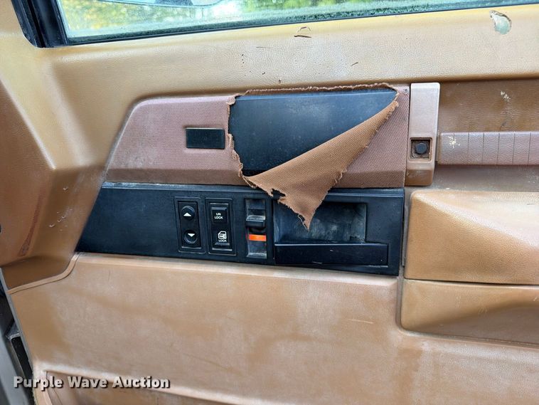 image for item FM6536 1989 Chevrolet C1500 pickup truck