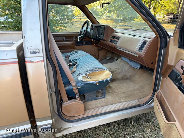 image for item FM6536 1989 Chevrolet C1500 pickup truck