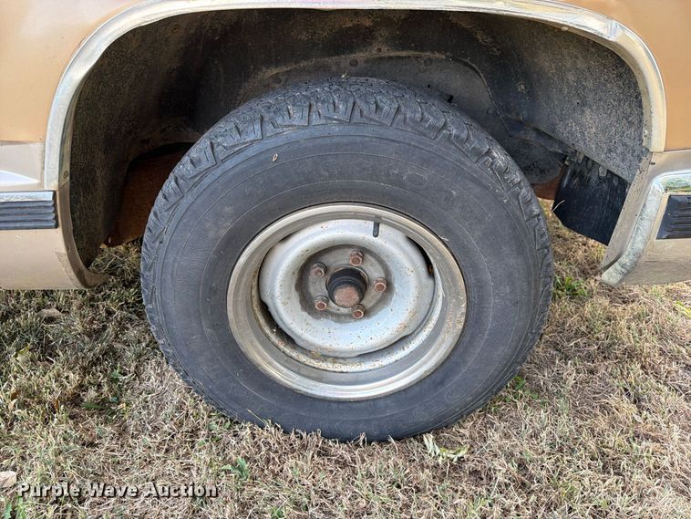 image for item FM6536 1989 Chevrolet C1500 pickup truck