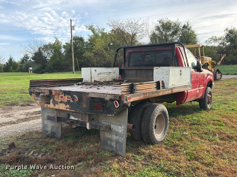 image for item FM6542 2001 Ford F350 Super Duty XL flatbed pickup truck