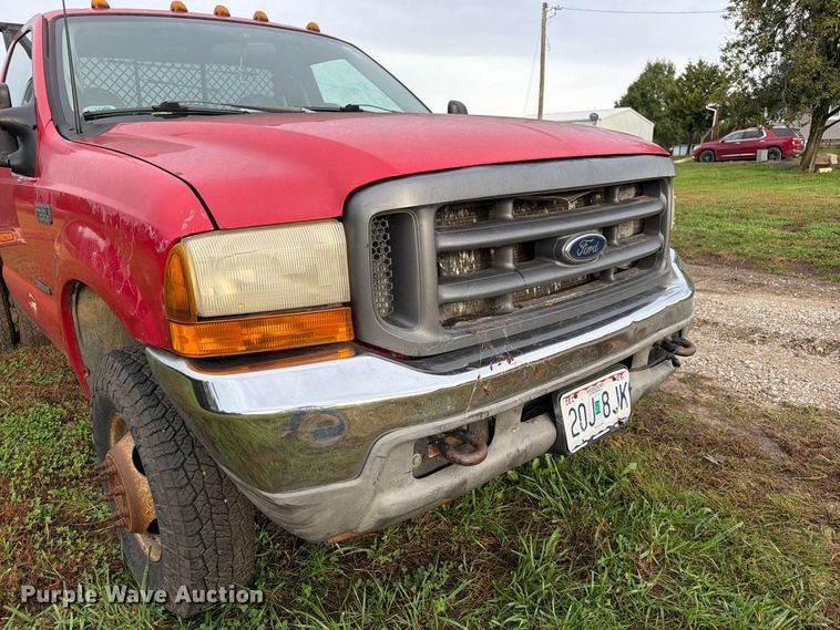 image for item FM6542 2001 Ford F350 Super Duty XL flatbed pickup truck