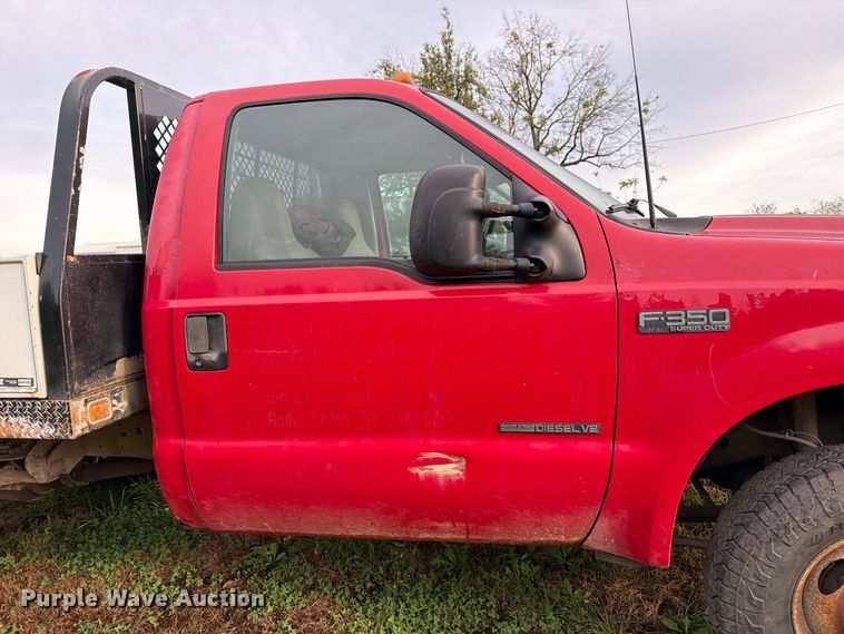 image for item FM6542 2001 Ford F350 Super Duty XL flatbed pickup truck