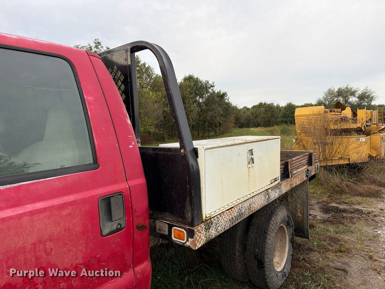 image for item FM6542 2001 Ford F350 Super Duty XL flatbed pickup truck