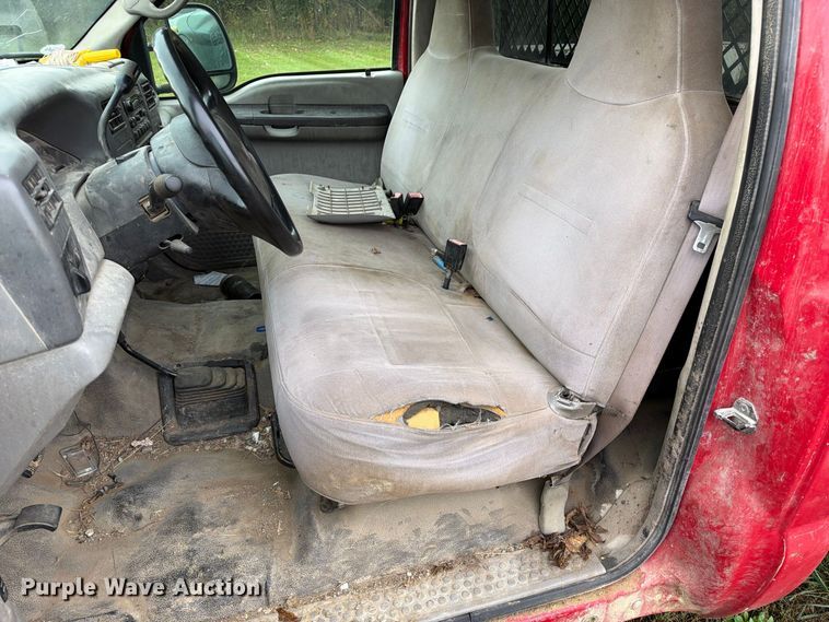 image for item FM6542 2001 Ford F350 Super Duty XL flatbed pickup truck