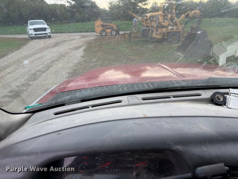 image for item FM6542 2001 Ford F350 Super Duty XL flatbed pickup truck