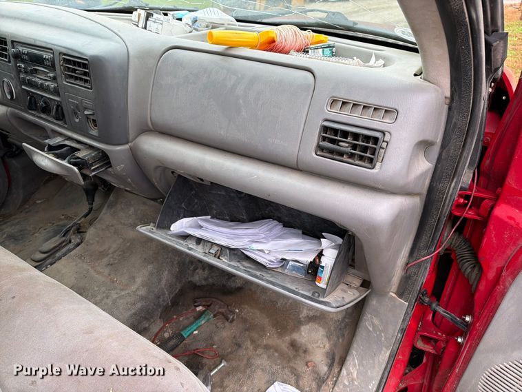 image for item FM6542 2001 Ford F350 Super Duty XL flatbed pickup truck