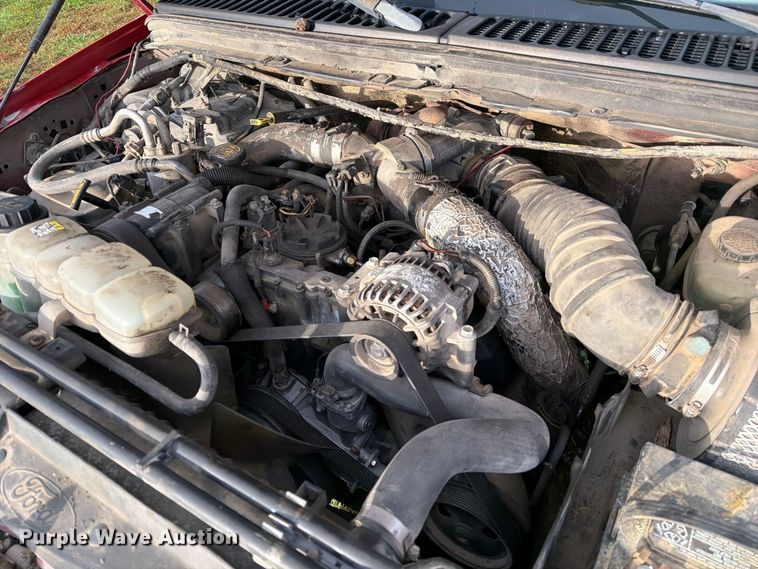 image for item FM6542 2001 Ford F350 Super Duty XL flatbed pickup truck