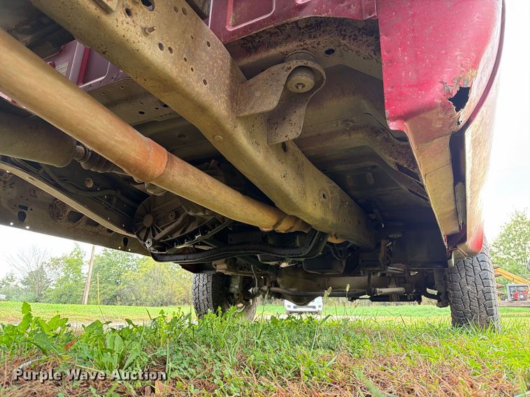 image for item FM6542 2001 Ford F350 Super Duty XL flatbed pickup truck