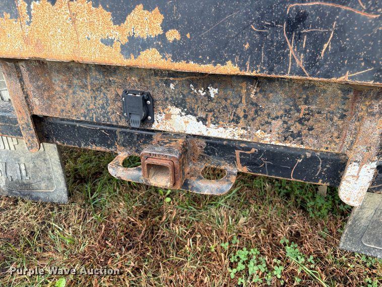 image for item FM6542 2001 Ford F350 Super Duty XL flatbed pickup truck