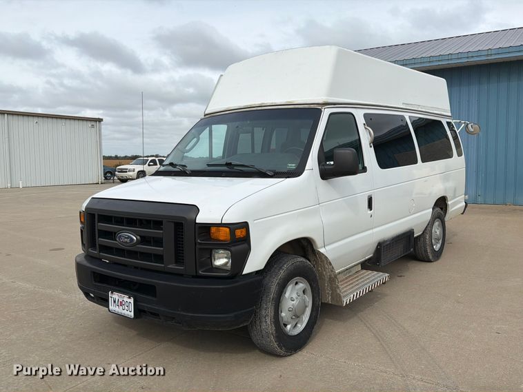 Photo of 2010 Ford E350