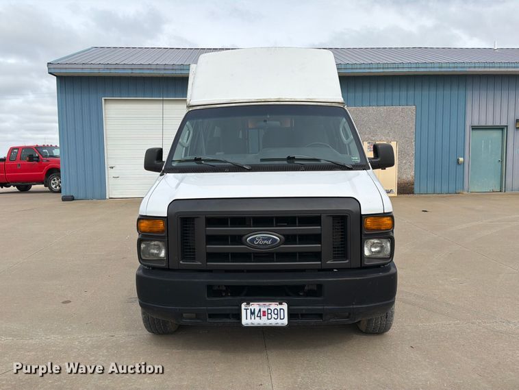 image for item FM6543 2010 Ford E350 handicap accessible van