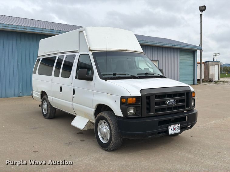 image for item FM6543 2010 Ford E350 handicap accessible van