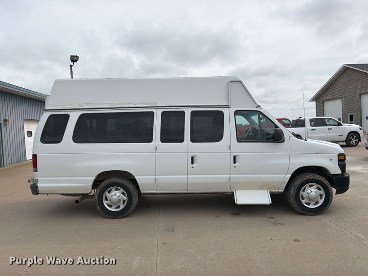 image for item FM6543 2010 Ford E350 handicap accessible van