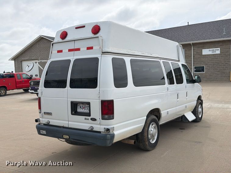 image for item FM6543 2010 Ford E350 handicap accessible van