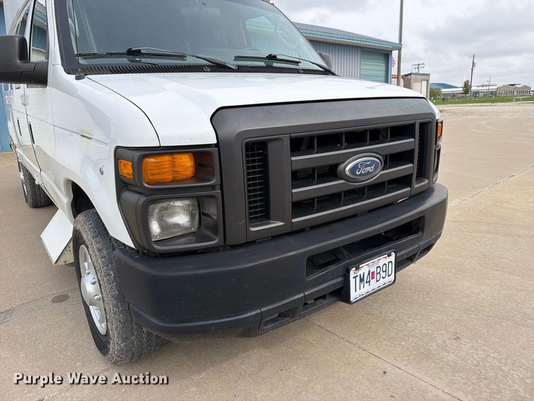 image for item FM6543 2010 Ford E350 handicap accessible van