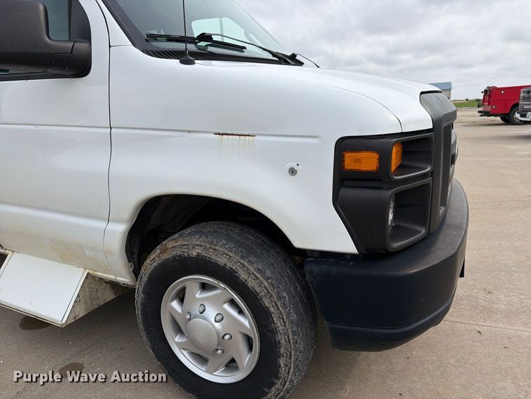 image for item FM6543 2010 Ford E350 handicap accessible van