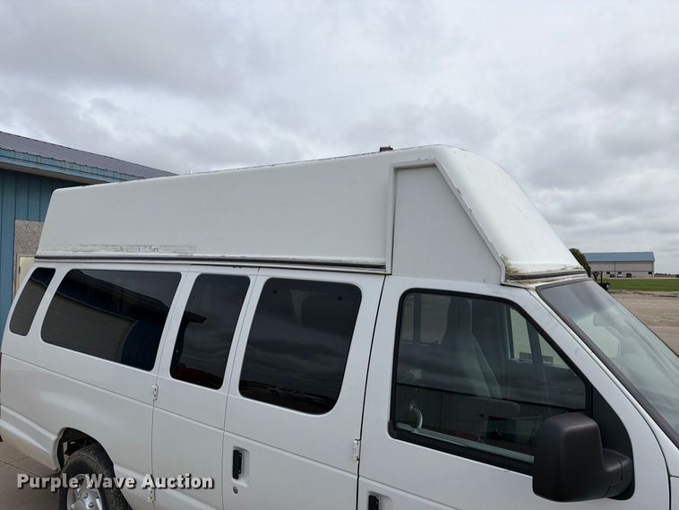image for item FM6543 2010 Ford E350 handicap accessible van