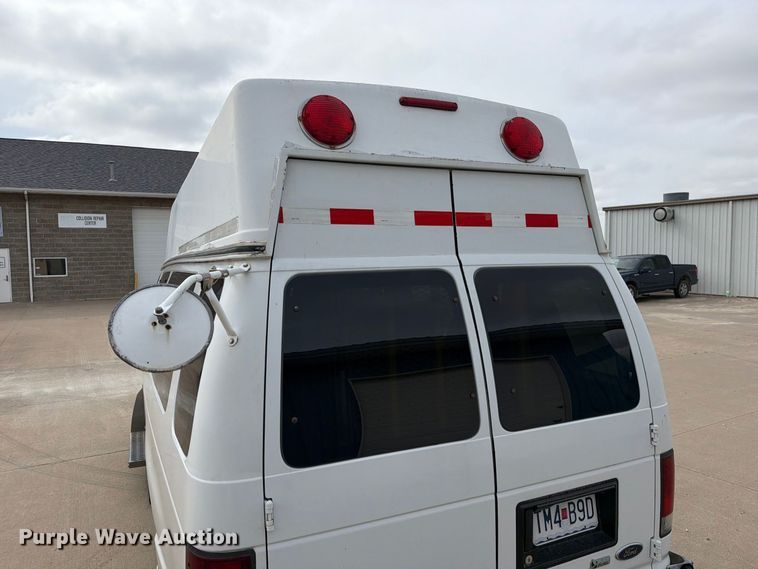 image for item FM6543 2010 Ford E350 handicap accessible van
