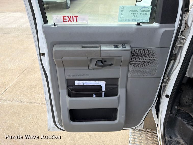 image for item FM6543 2010 Ford E350 handicap accessible van