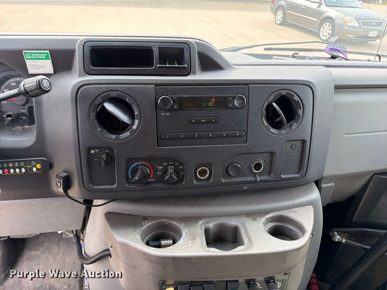 image for item FM6543 2010 Ford E350 handicap accessible van