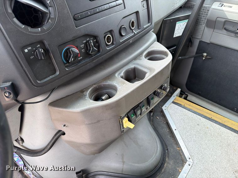 image for item FM6543 2010 Ford E350 handicap accessible van